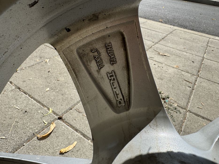 Джанти Dezent със зимни гуми 5x112-17 225/50/17 Bridgestone