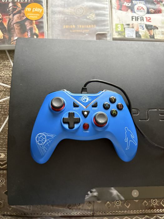 Ps3     6 jocuri pretul este de 400 de lei cu tot cu jocuri