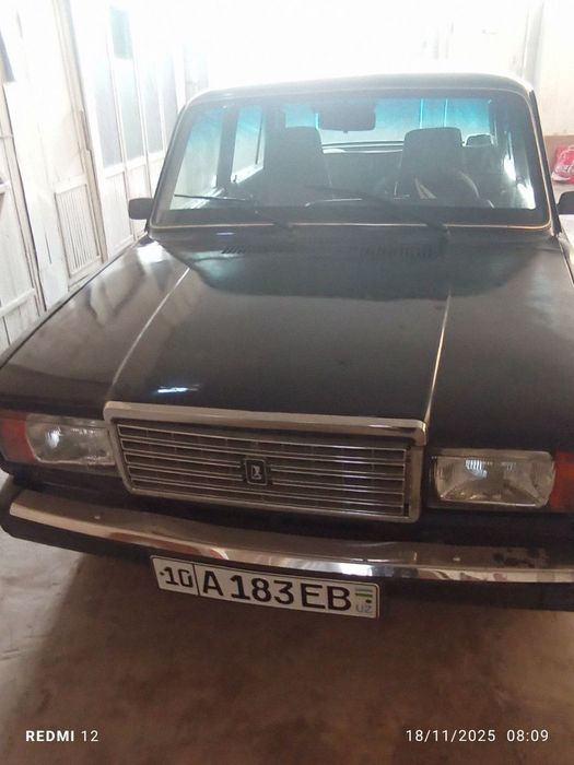 Срочна сотилади.1996йил.ваз2107.бензин газ куйилмаган.