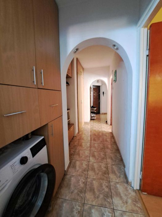 inchiriez apartament 3 camere - mobilat si disponbil imediat