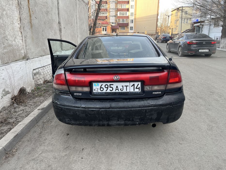 Машина мазда кроносс