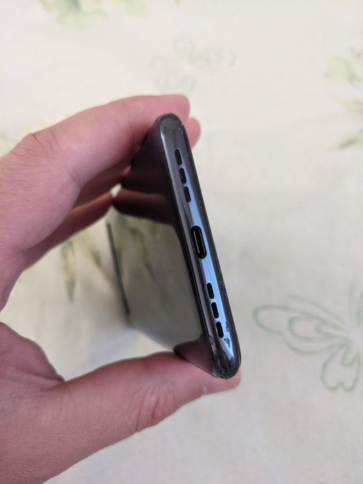 Продава се TCL 10L 6/64