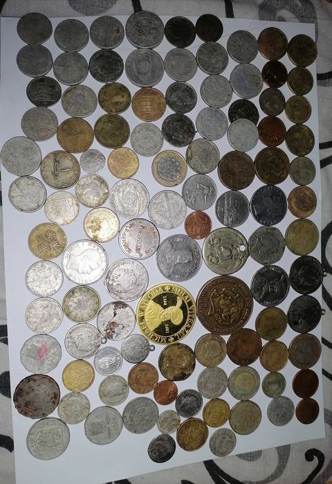 Vând bani vechi monede și bancnote