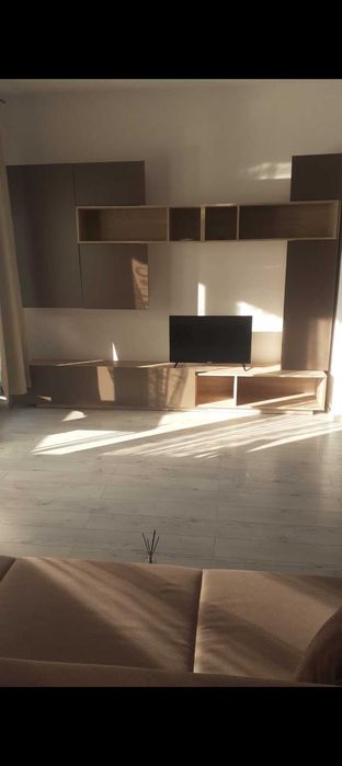 Închiriez apartament cu contract