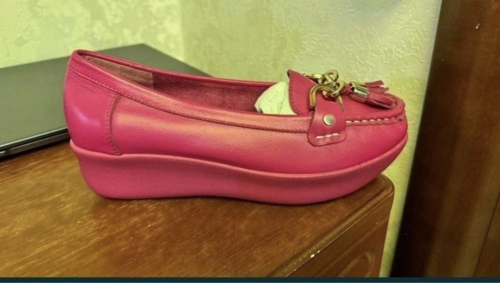 Продам женские балетки