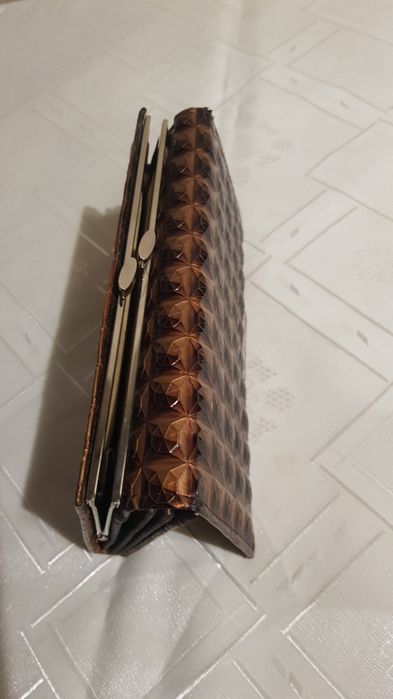 Дамски ръкавици, портфейли, гривни и др.аксесоари