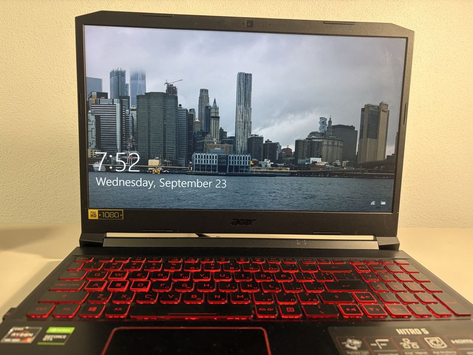 Acer Nitro 5 | 16 GB RAM | 512 GB SSD + 1 TB SSD + 1 TB HDD