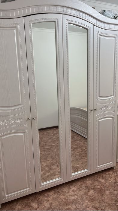 Б/у спальный гарнитур