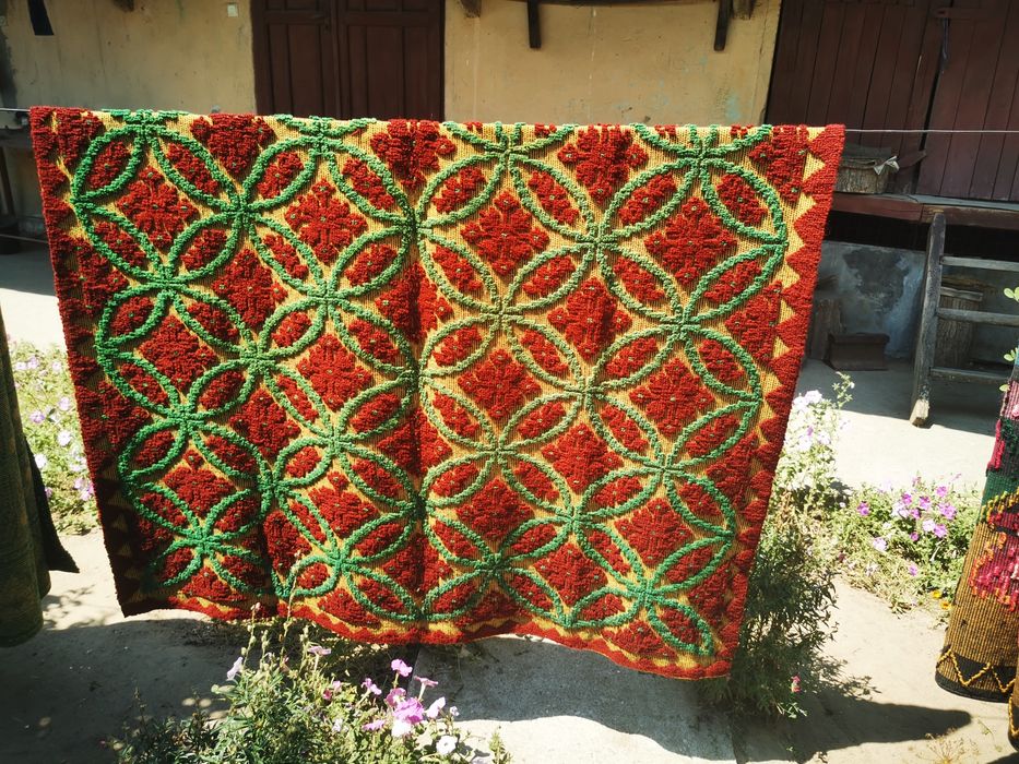 Macat traditional, țesut manual, din lână.