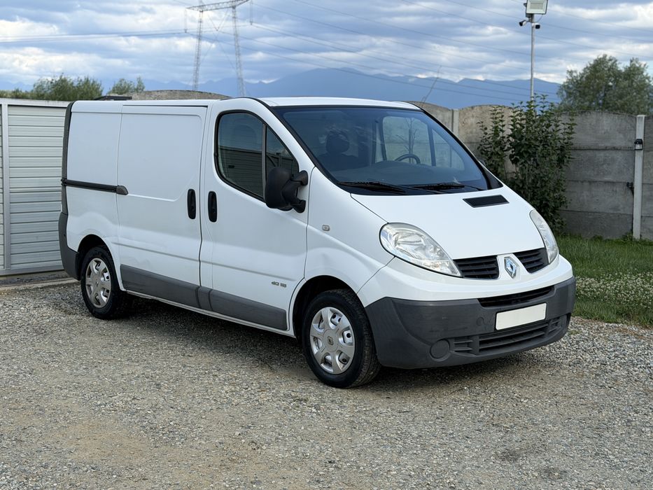 RENAULT Trafic 2014 — imagine 2