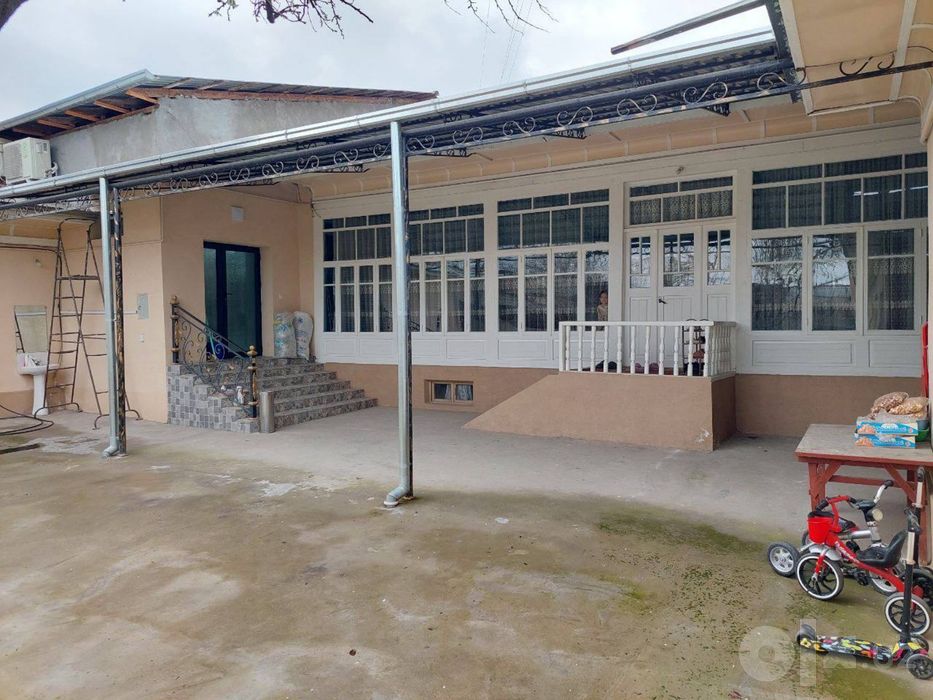 Koʻksaroyda yoʻlni yuzida toshmi postidan 2 km kirganda