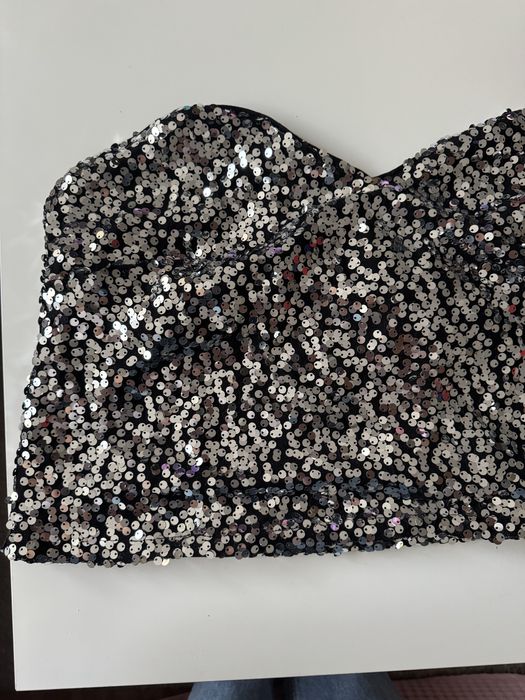 Top elegant paiete argintiu HM