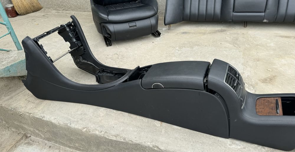 Черен кожен подлакътник преден и заден за Mercedes CLS W219