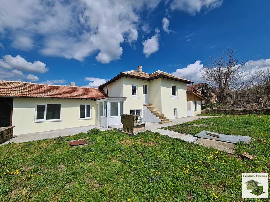 140324 Изцяло реновирана къща, с кладенец и гараж, в с. Дъскот