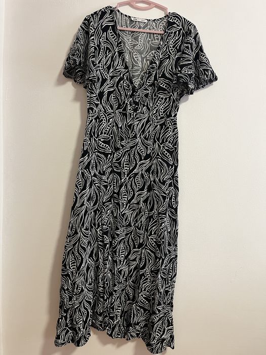 Vand 2 rochite de vara