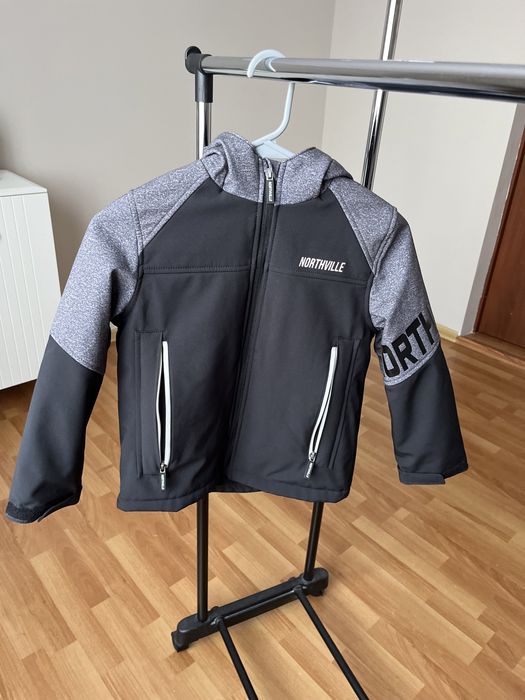 Продам новую куртку для мальчика