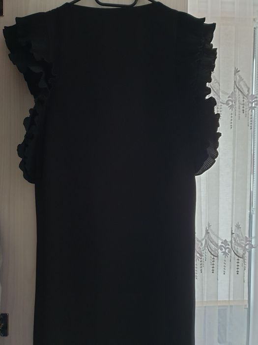 Rochie neagra medie