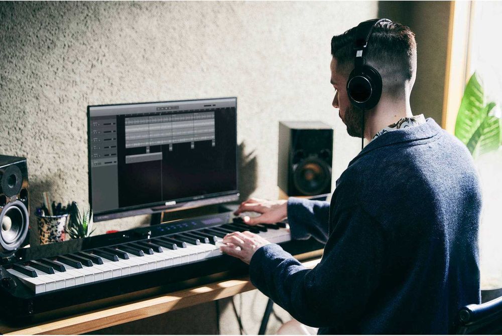 Цифровое пианино Casio PX-S3100BK (88 клавиш, 700 темборов, 192 полиф)
