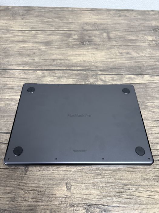 Macbook pro m4 16/512