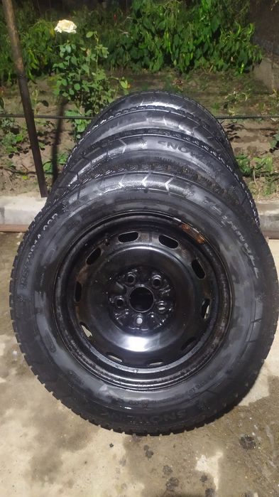 Диски с резиной и колпаками