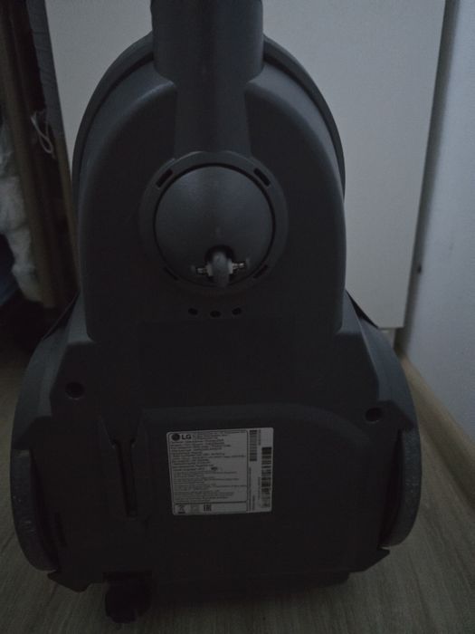 Продается пылесос lg