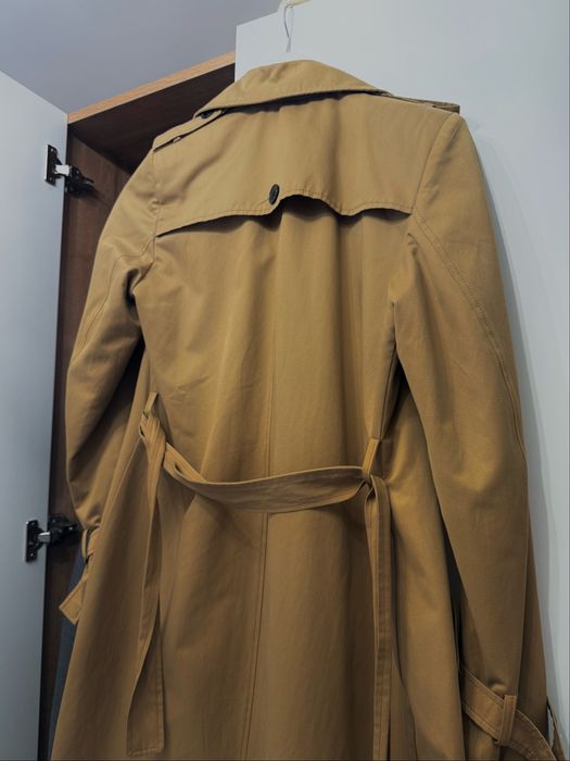 Тренч сатылады.узын длинада.Кулсарыы.