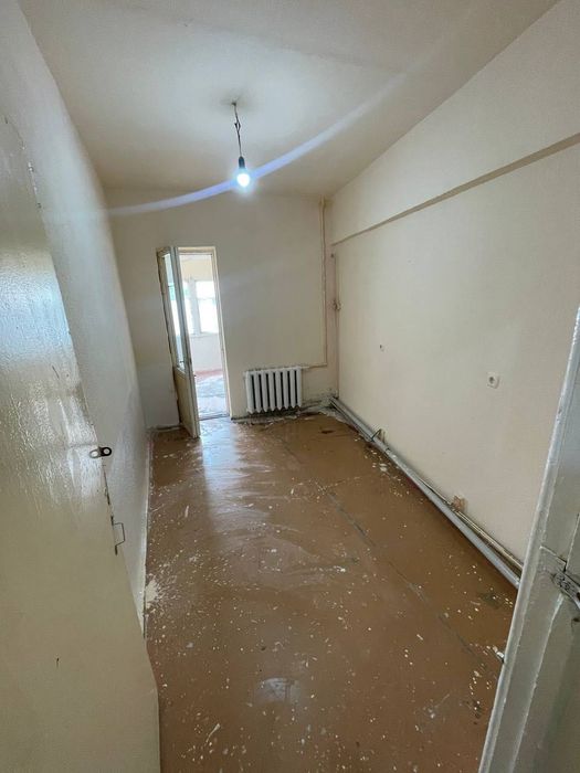 1 хонали 2 хона килинган уй сотилади. Ипатека бор