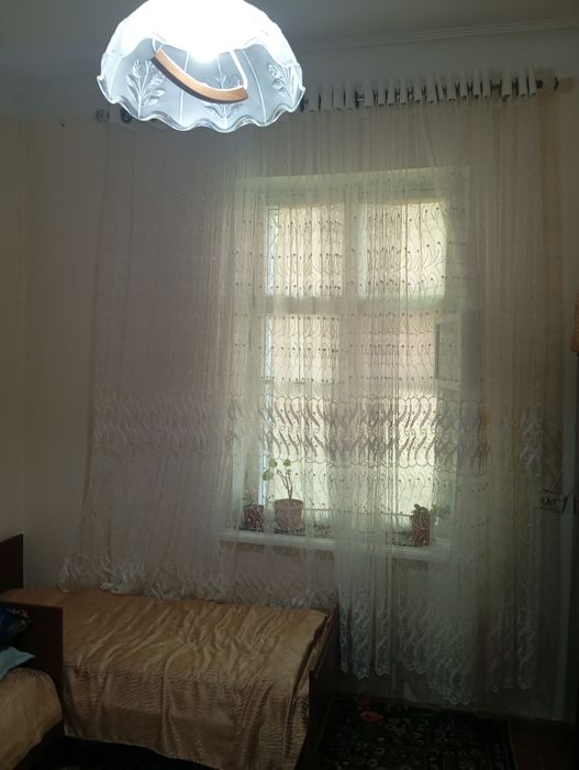 Продаётся 2-х комнатная квартира рядом Дворце Химика 1-й этаж