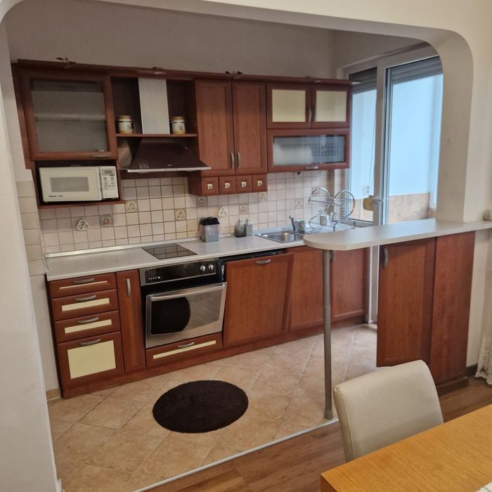 Дава се под наем Тристаен апартамент в Варна, Център - 115 кв.м за 787.95 € - Снимка #1