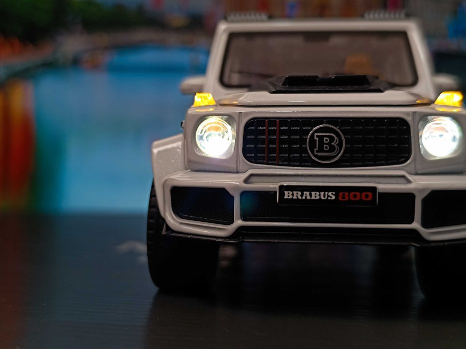 Коллекционная модель Brabus 800 1:32