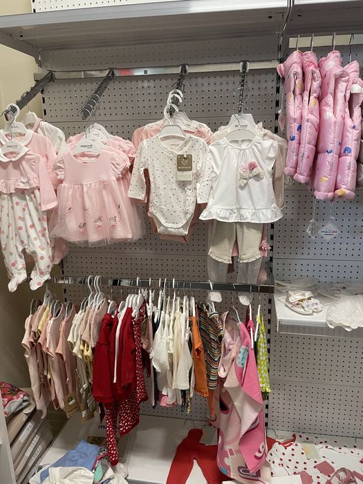 РАЗПРОДАЖБА!!на едро детски дрехи Mayoral и Boboli