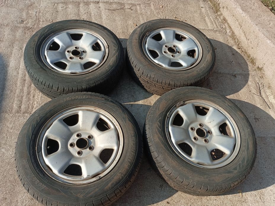 Продавам железни джанти с гуми Субару Форестер 195/65/15