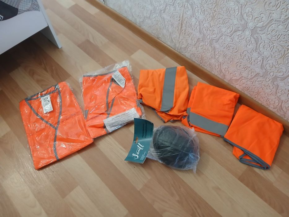 Продам Жилеты светоотражающие и Наколеники