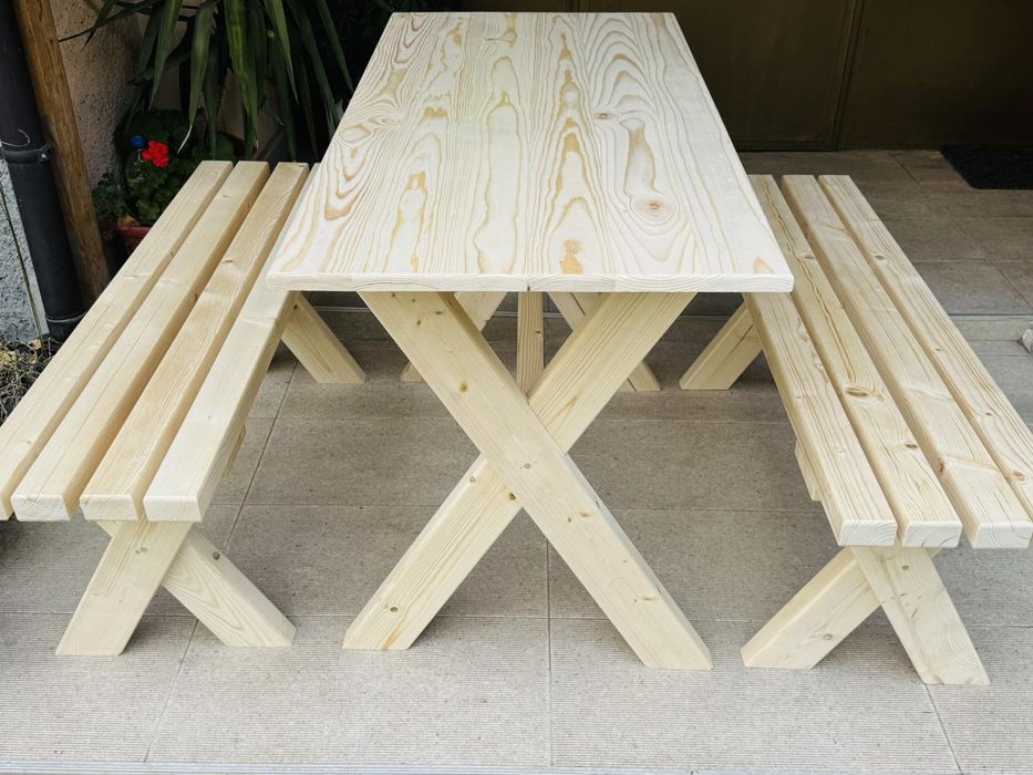 Комплект за градина маса с две пейки