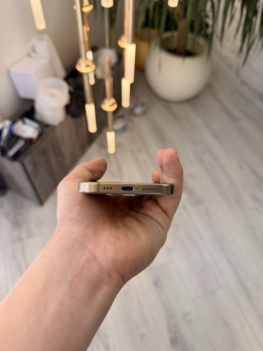 IPhone: 16 pro 256gb