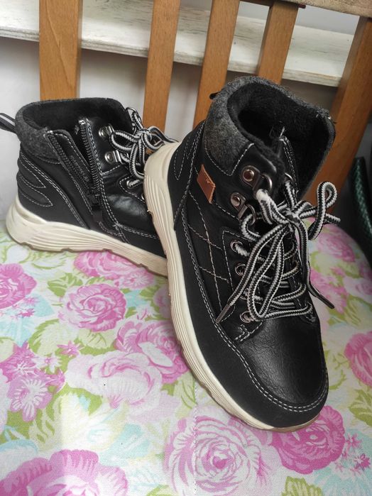 Продам детские ботинки на мальчика