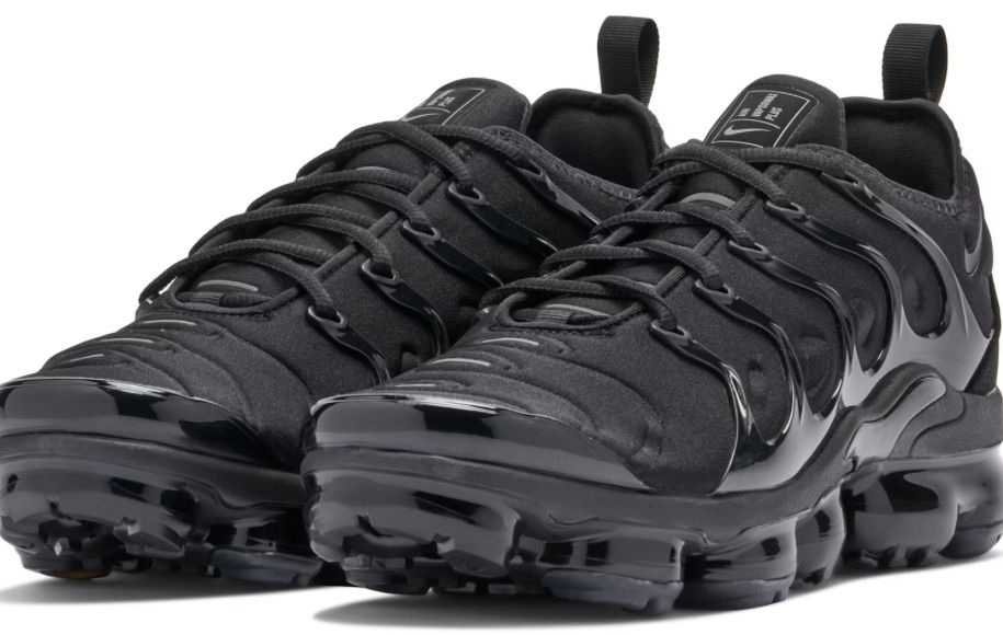 Продавам Triple Black AIR VAPORMAX PLUS