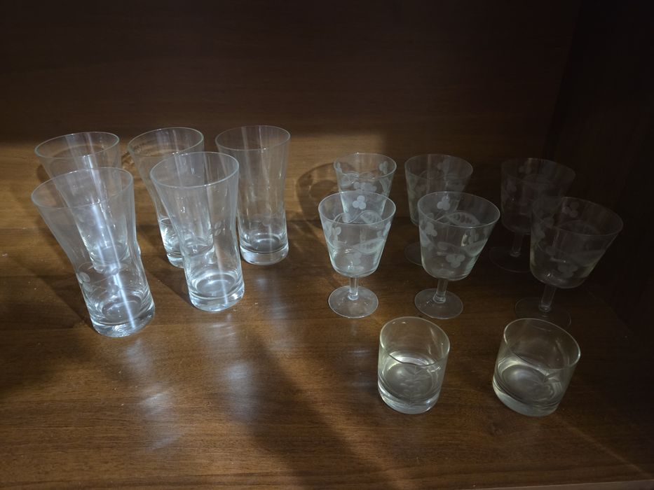 Стъклен комплект чаши