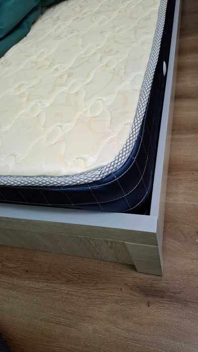 Кровати 2 штуки подростковые с матрасом