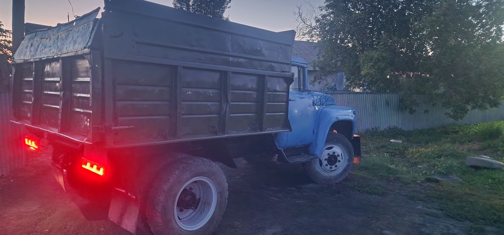 Продам зил в хорошем состоянии.