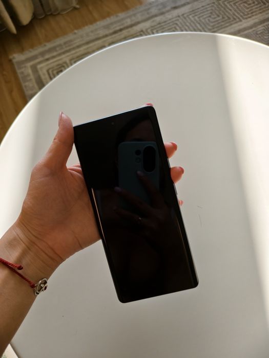 Продам телефон Vivo V27