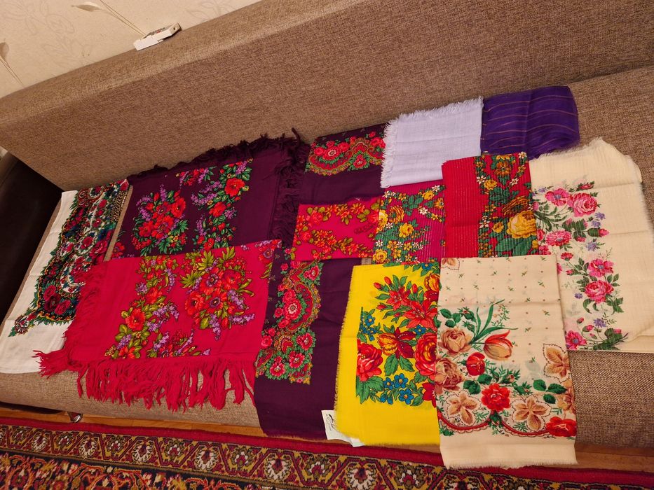 Новые платки и халаты срочно