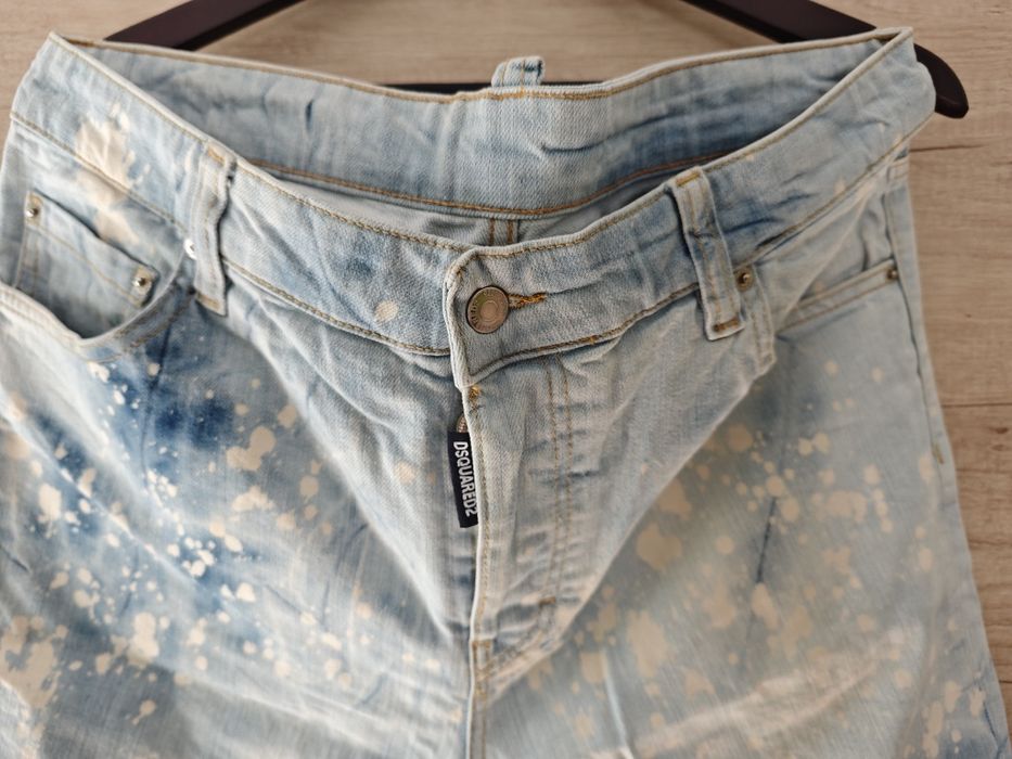 Къси дънкови панталони DSQUARED2

Модел: СCool Guy Jean