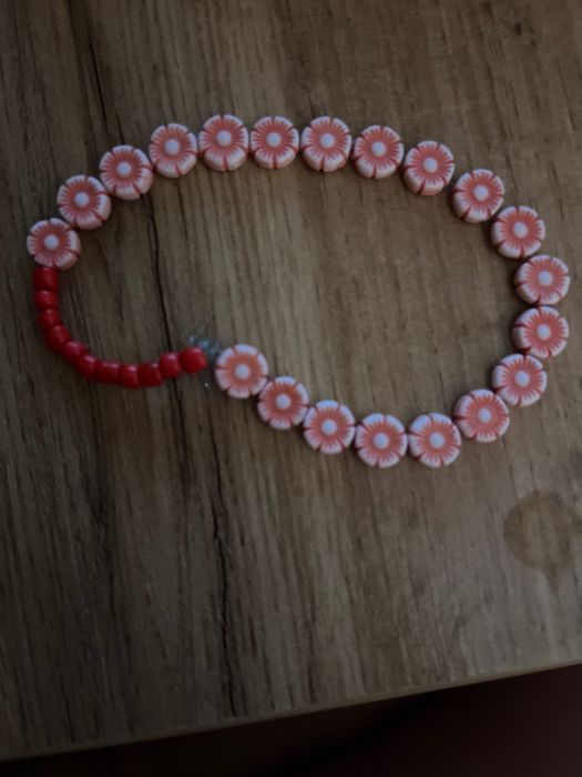 Гривни,колиета и обеци всичко общо струва 40лв