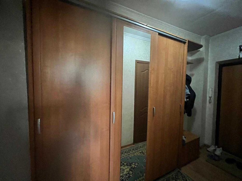 продам стенка для зала и прихожею