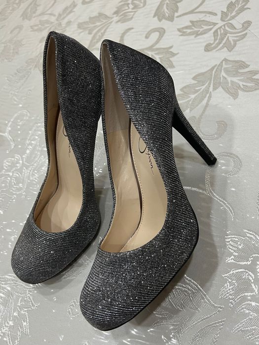 Туфли серые на каблук