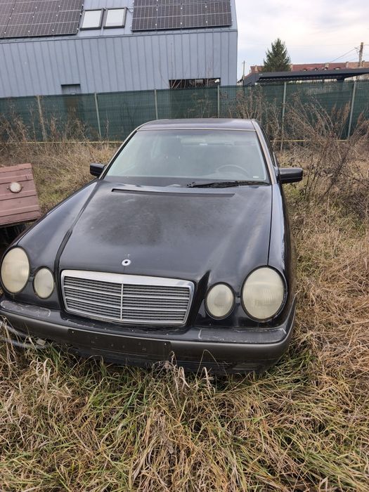Mercedes E240 benzina 1998 funcțional dar fără catalizatoare