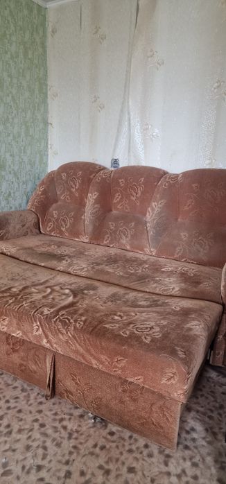Продам диван                .