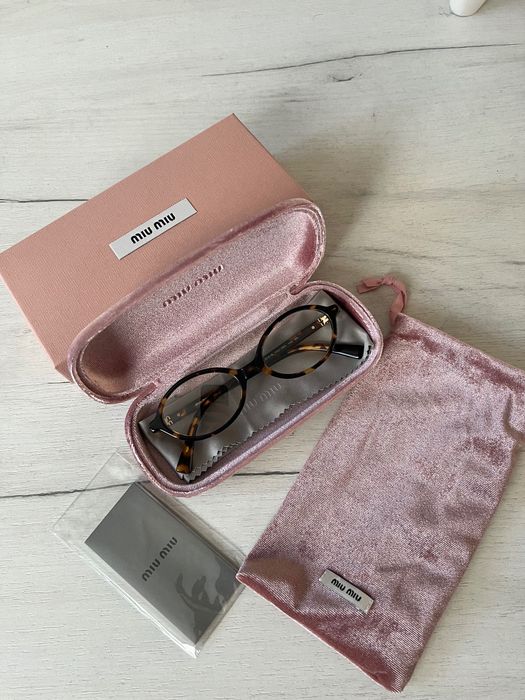 Оригинални нови очила MIU MIU MU04ZS
