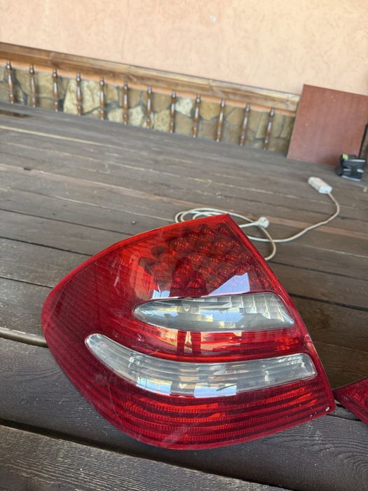 Mercedes Benz 211 стоп